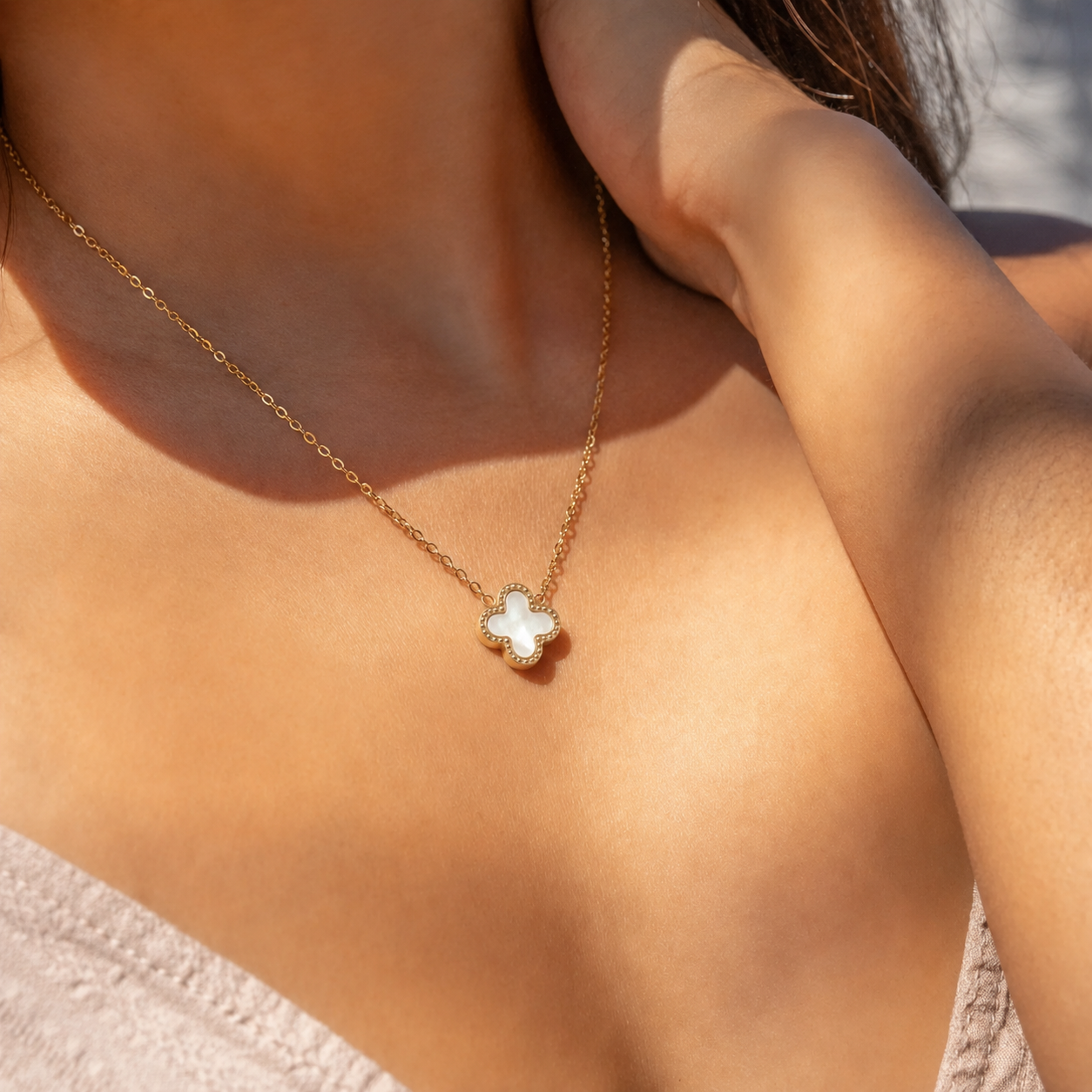 NEW! Lucky Clovera Pendant Necklace