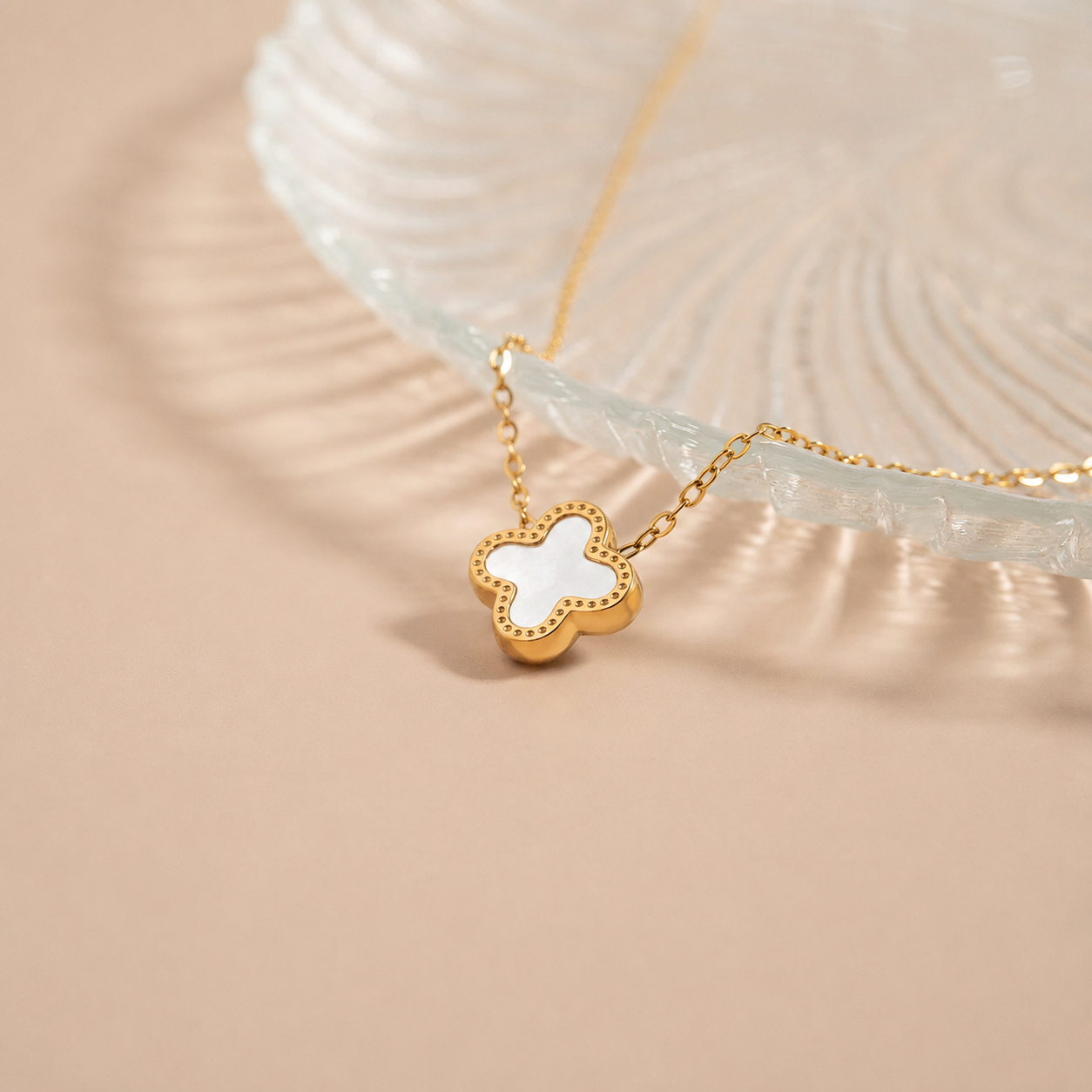 NEW! Lucky Clovera Pendant Necklace